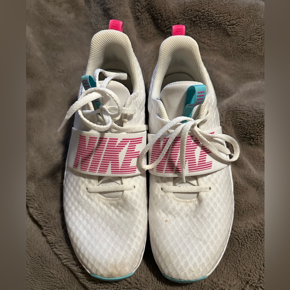 Women’s Nike size 11, worn but still in great shape!